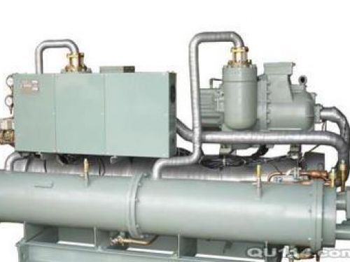 Máy trục vít Hitachi